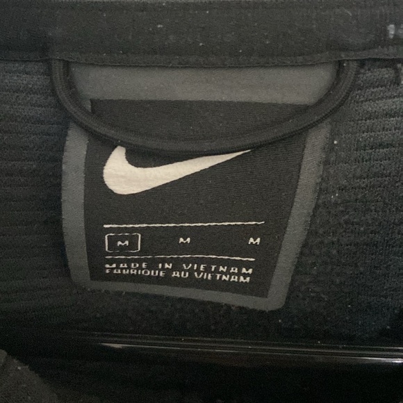 Nike Tech - Picture 3 of 4